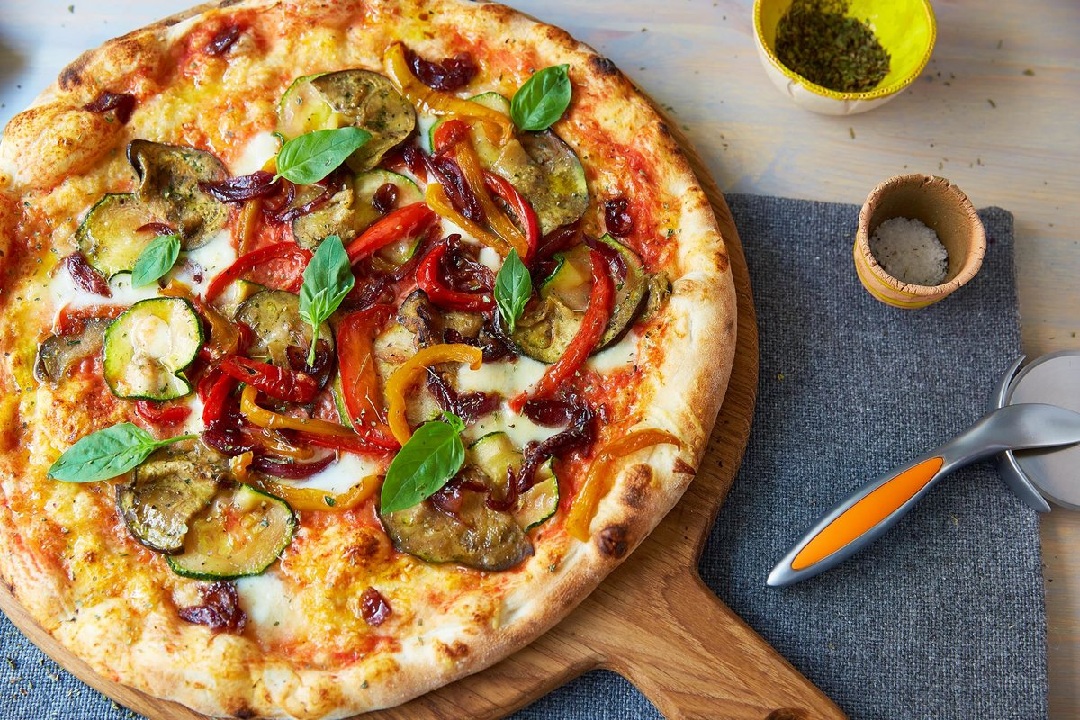 Pizza. Итальянская пицца. Италия пицца. Настоящая пицца. Итальянская домашняя пицца