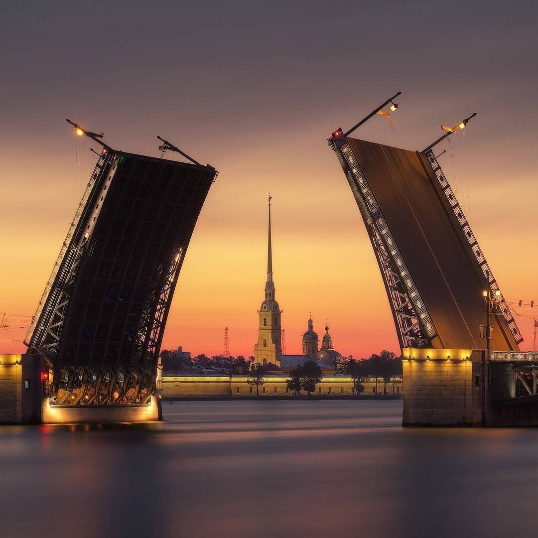 Известные многим виды санкт-Петербурга. Здесь и далее фото из свободных источников