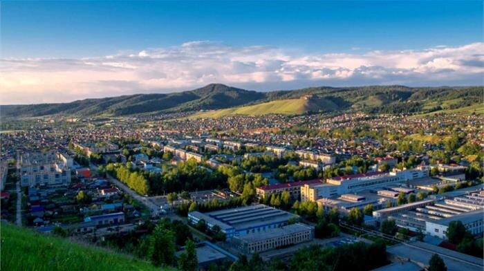 Город  Сим, Вид  с  горы.