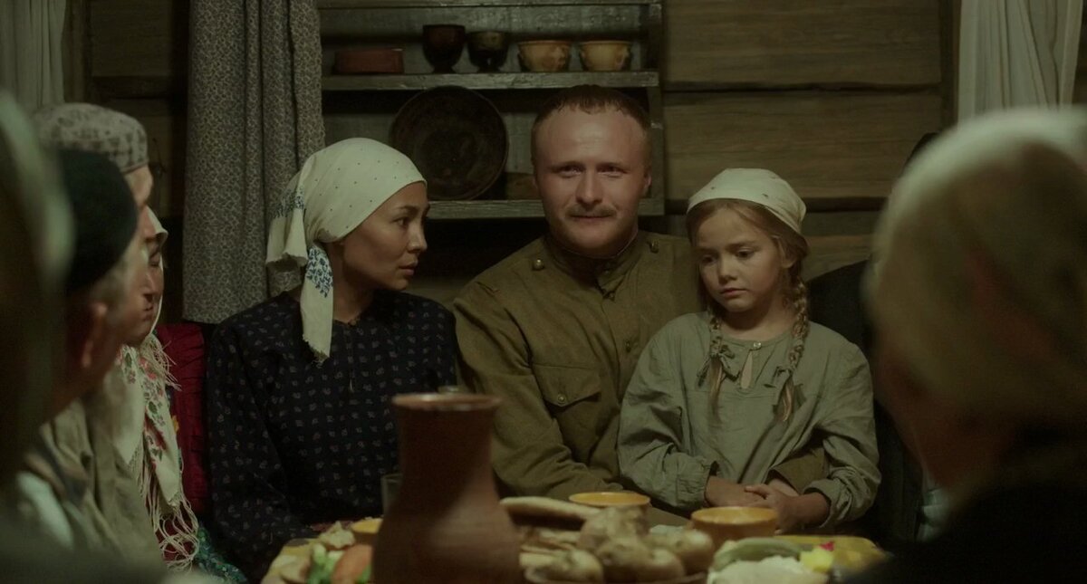 Двух сестер и отца