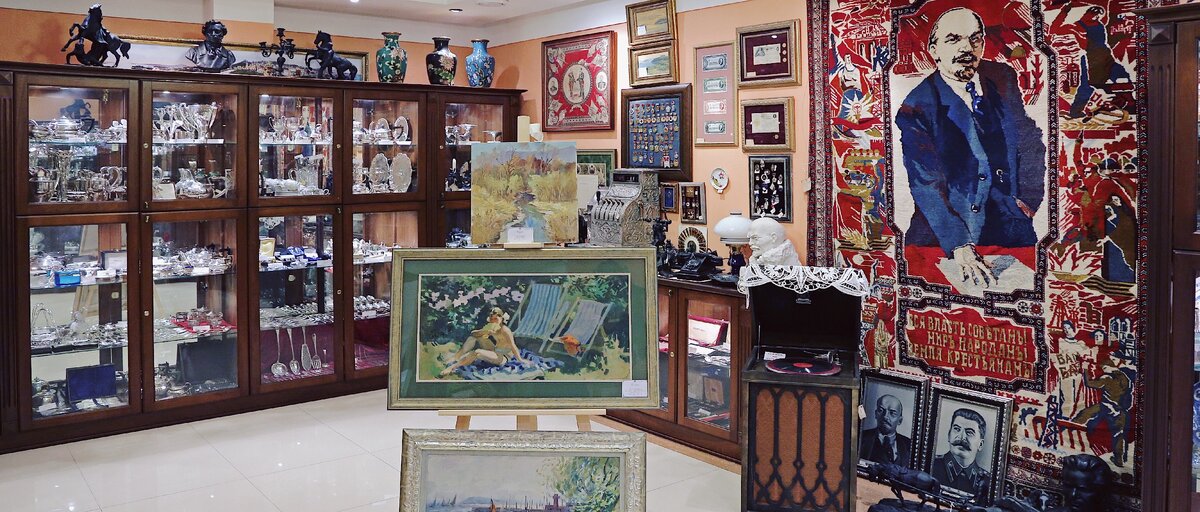 Зал №2 Антикварной Галереи "Раритет"