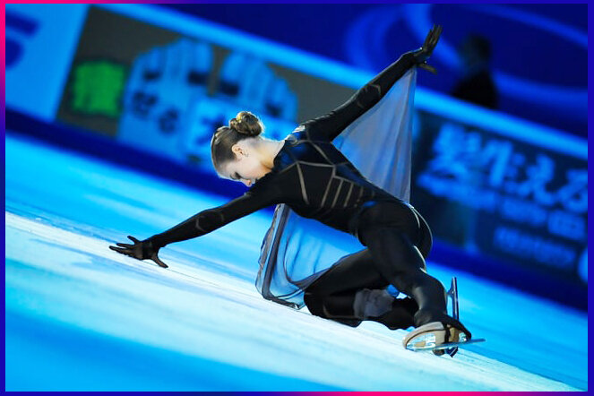 Александра Трусова, показательный номер (источник - instagram.com/sashatrusova_team/)