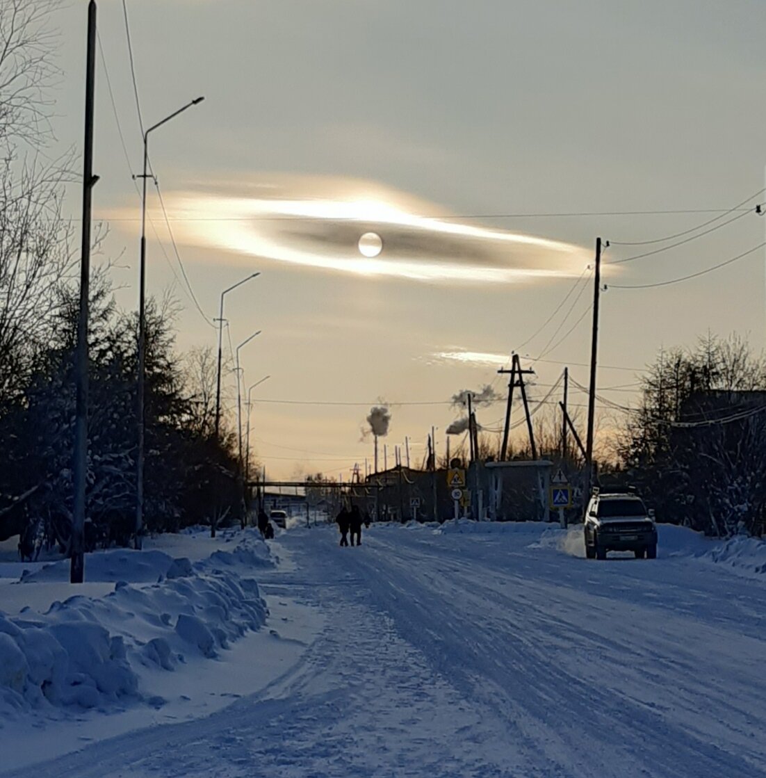 Вот такой у нас полярный день: короткий и сумеречный.