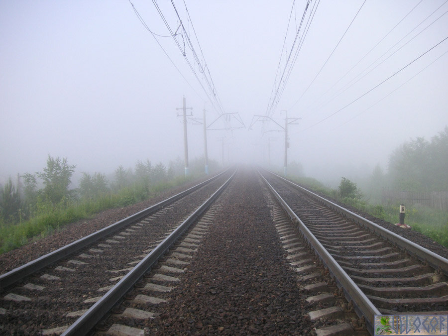 Ж/д переход рано утром