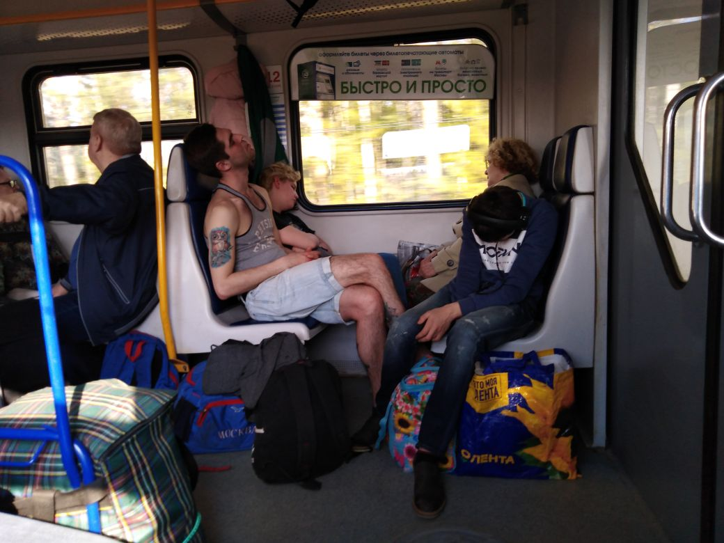 Иногда везет, и на моем направлении появляются новые электрички. Напоминают поезда МЦК.