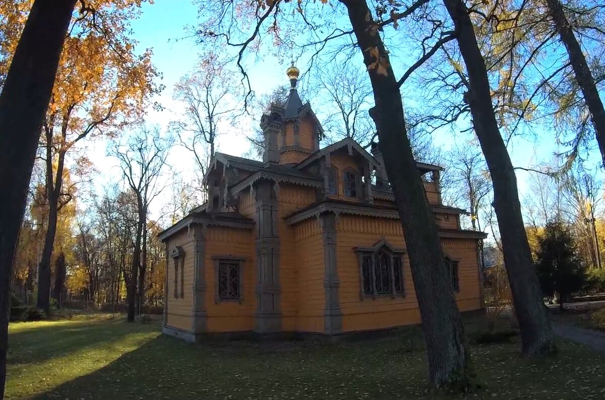 Фото автора. Ноябрь 2020 года. Церковь св. вмч. Пантелеймона при Доме призрения душевнобольных  Цесаревича Александра.