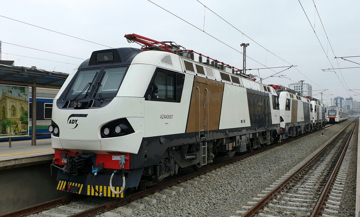 Электровоз AZ4A (Prima М4),  фото https://trainpix.org/, автор  The Shakhbuzovs