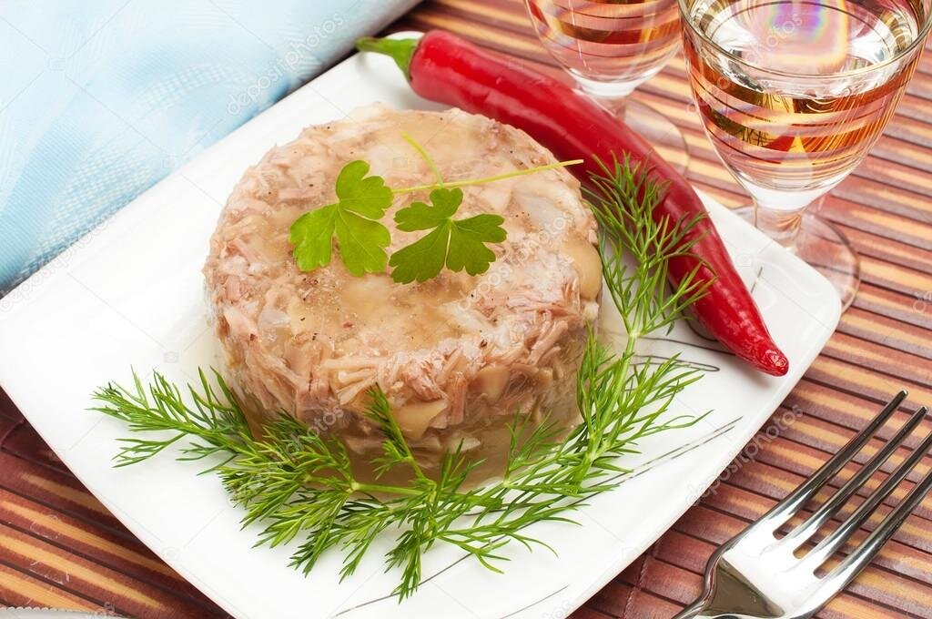 https://st.depositphotos.com/1559610/3174/i/950/depositphotos_31744405-stock-photo-traditional-russian-food-aspic-meat.jpg