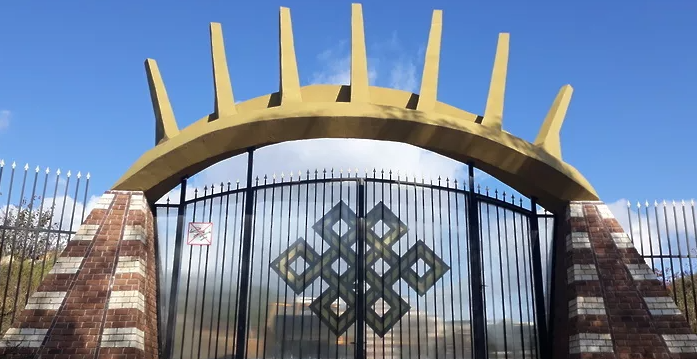 Пирамида зиккурат в домодедово. Пирамида майя в домодедово. Пирамида в домодедово в никитском. Домодедовская пирамида фото. Домодедовская пирамида село никитское.