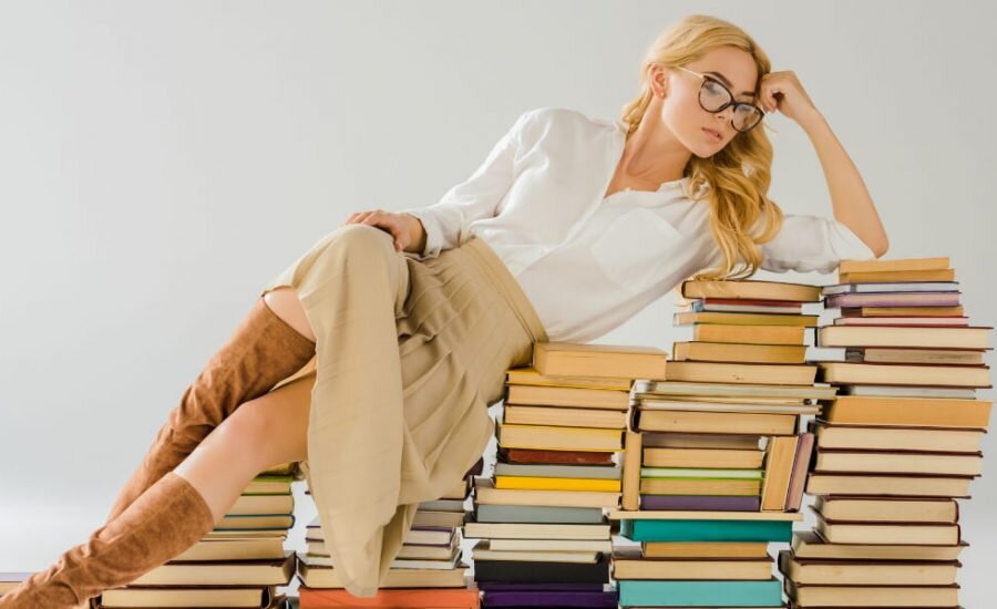 Прочитав много книг, легче разговаривать на книжном языке, чем на разговорном