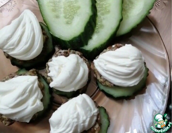 Вам нужен лёгкий ужин, или быстрая закуска к фуршету? Вот вариант.