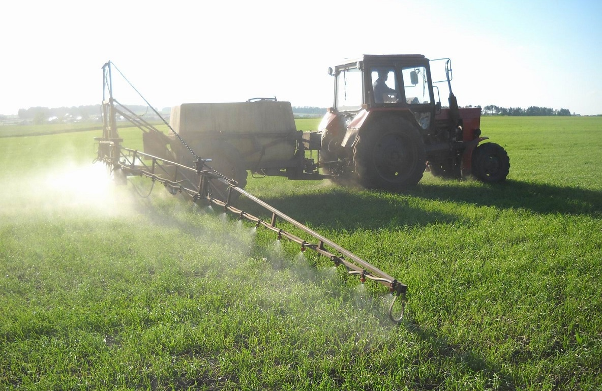John deere 4730 опрыскивание сахарной свеклы. физика в сельском хозяйстве. обработка посевов зерновых культур. опрыскивание посевов. опрыскивание зерновых культур.