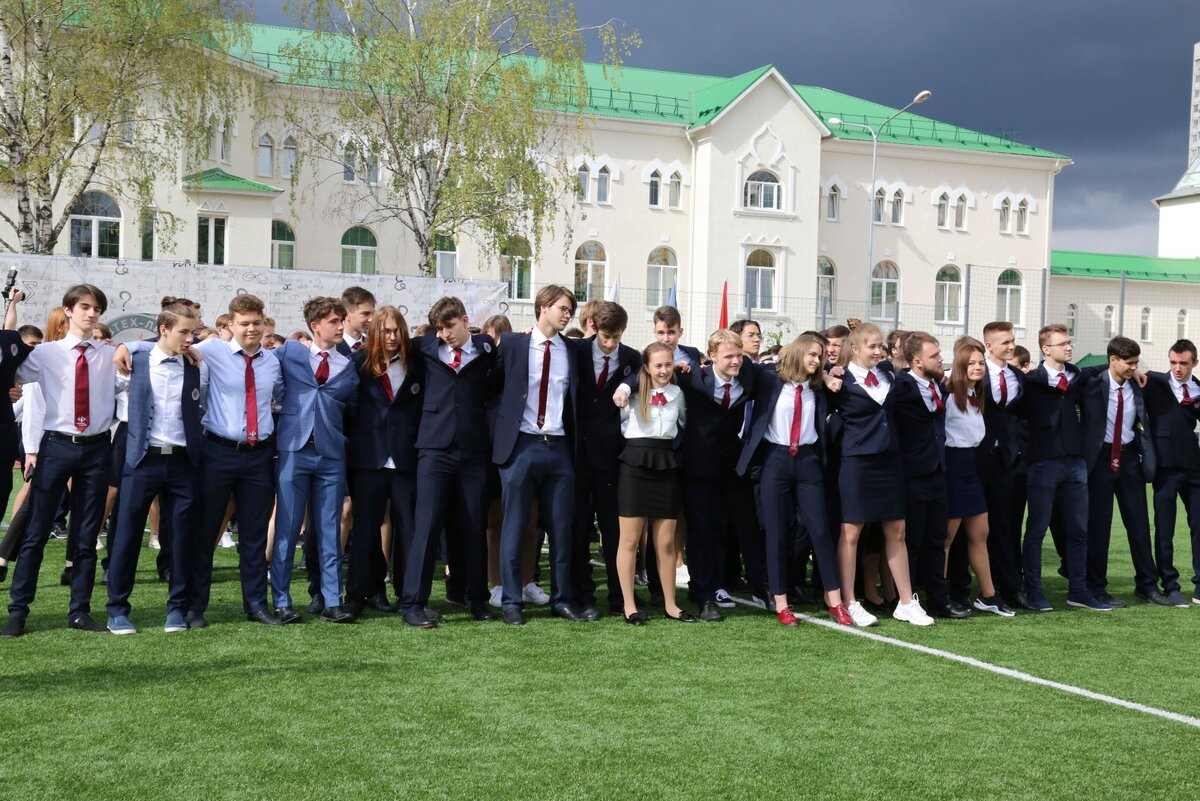 Физтех-лицей – это уникальная школа, которая готовит старшеклассников таким образом, что они поступают в самые лучшие вузы страны.