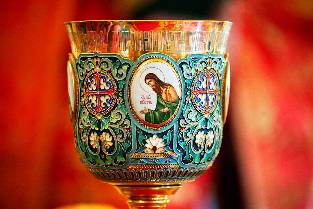 Фото Святой Чаши (Потира), из которой осуществляется Причащение верующих на Литургии