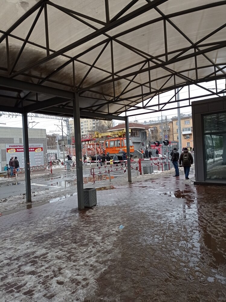 Железнодорожный переезд у станции Удельная.