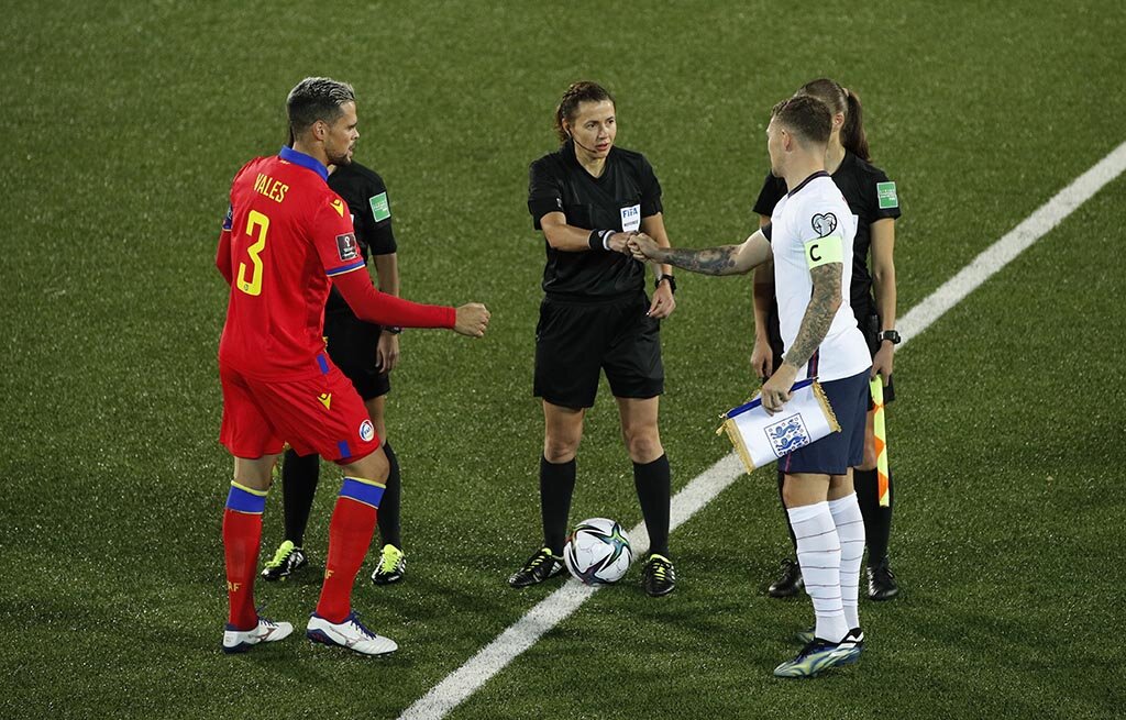 криштиану роналду финты. пасы в фифа. уолкер в сборной англии. футболисты пас. пасующий в волейболе.