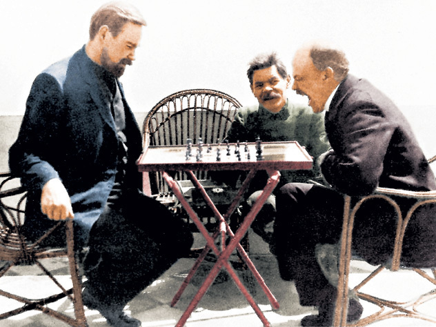 Владимир Ильич каждую финансовую операцию просчитывал, как шахматную партию. И Максим Горький ему в этом очень помогал