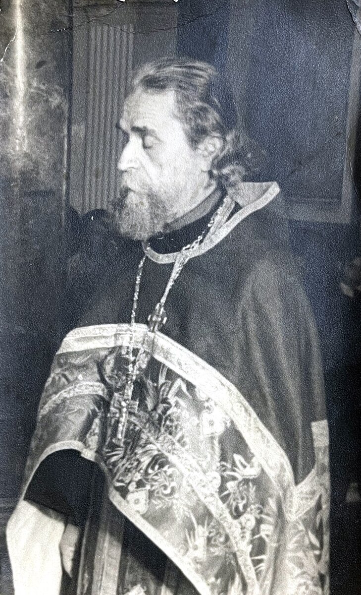 ОТЕЦ ФЕДОР ФЛОРИЯ - НАСТОЯТЕЛЬ СОБОРА НА УЛИЦЕ ПУШКИНСКОЙ В ОДЕССЕ