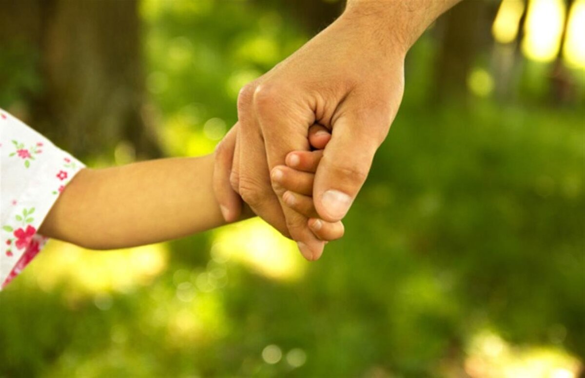 1105 несовершеннолетних подлежат устройству на воспитание в семью 