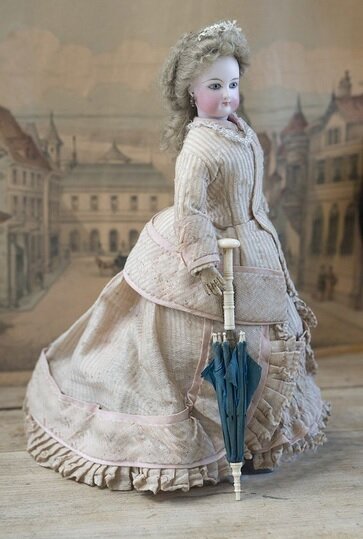 Кукла "Готье" в модном наряде. Фото из интернета