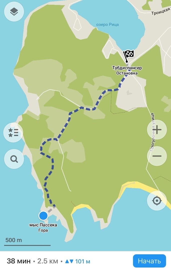 На скрине пеший маршрут. На машине показывает до пляжа 😩