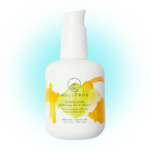 
купить3300 руб.Очищающее средство с AHA-кислотами Shasta AHA Refining Acid Wash, Holi FrogЭто первая умывалка на моей полке, которая реально хорошо очищает поры, убирает красноту и не сушит кожу. У нее интересный запах — что-то орехово-травяное. Она почти не пенится, что непривычно, но ощущается нежно. В составе несколько кислот и компонентов, которые за 30 секунд удаляют загрязнения, сглаживают рельеф, выравнивают тон и мощно увлажняют. Я использую ее по вечерам. После умывания на лице нет ощущения стянутости или сухости, кожа свежая и гладкая. Еще один плюс —  у средства очень красивая упаковка.