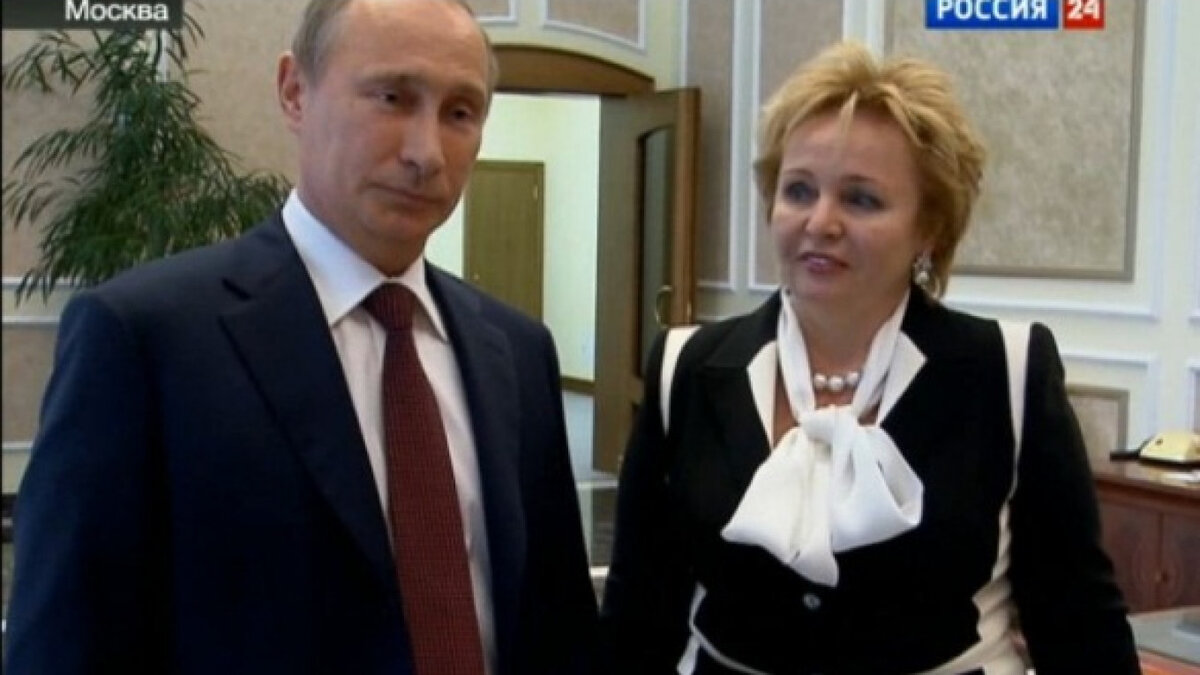 Владимир Владимирович Путин с супругой сообщают о разводе. Фото Яндекс.Картинки.