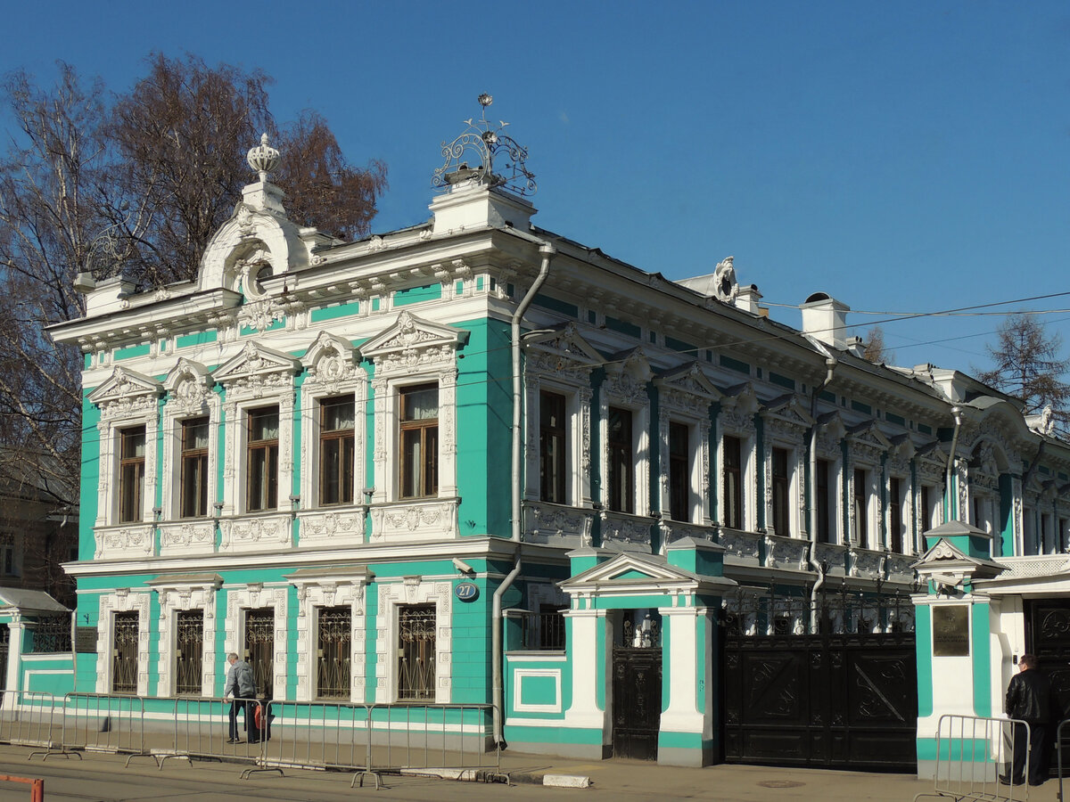 Московские купеческие дома. Особняк Бахрушина на Новокузнецкой. Усадьба купца Бахрушина в Москве. Особняк к. п. Бахрушина. Особняк к.п. Бахрушина, Новокузнецкая, 27.