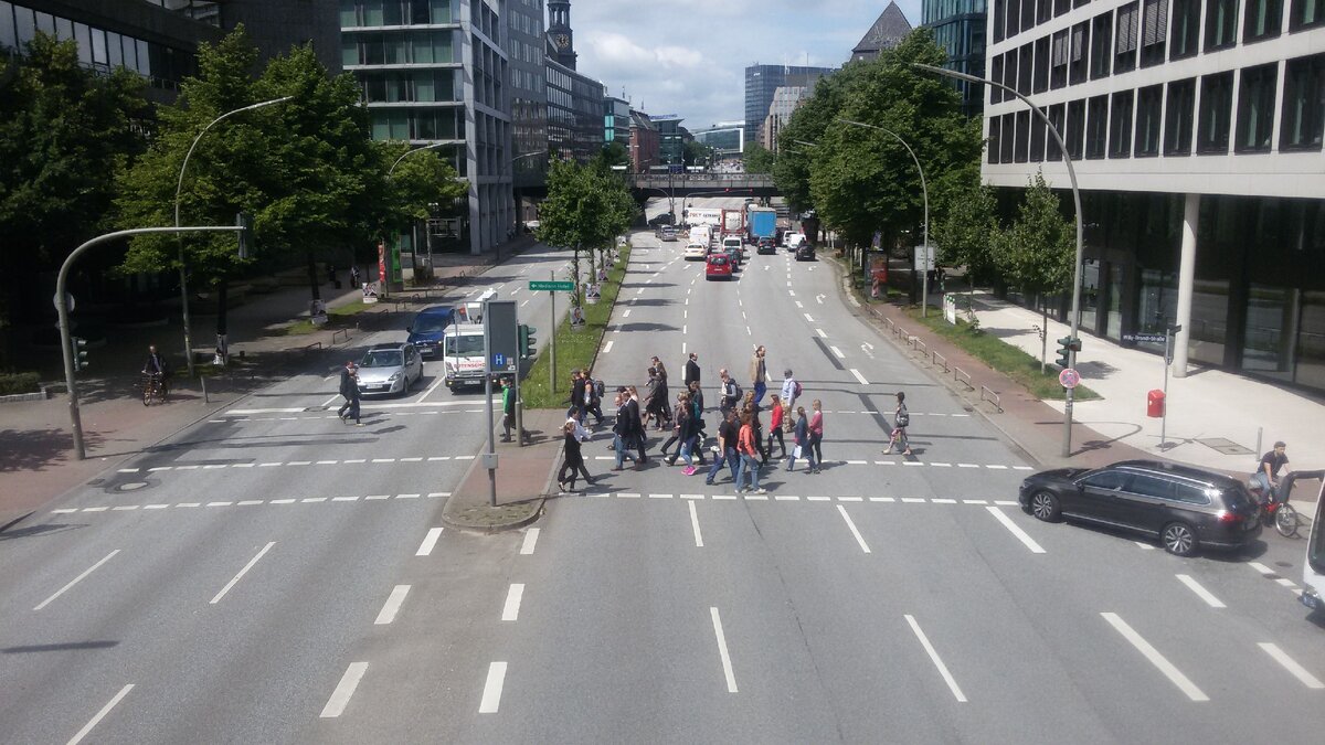 Дорога в центре Гамбурга