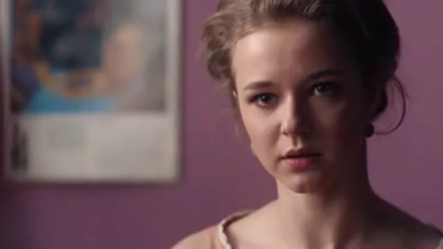  Та самая Золушка из провинции, приехавшая покорять Москву.