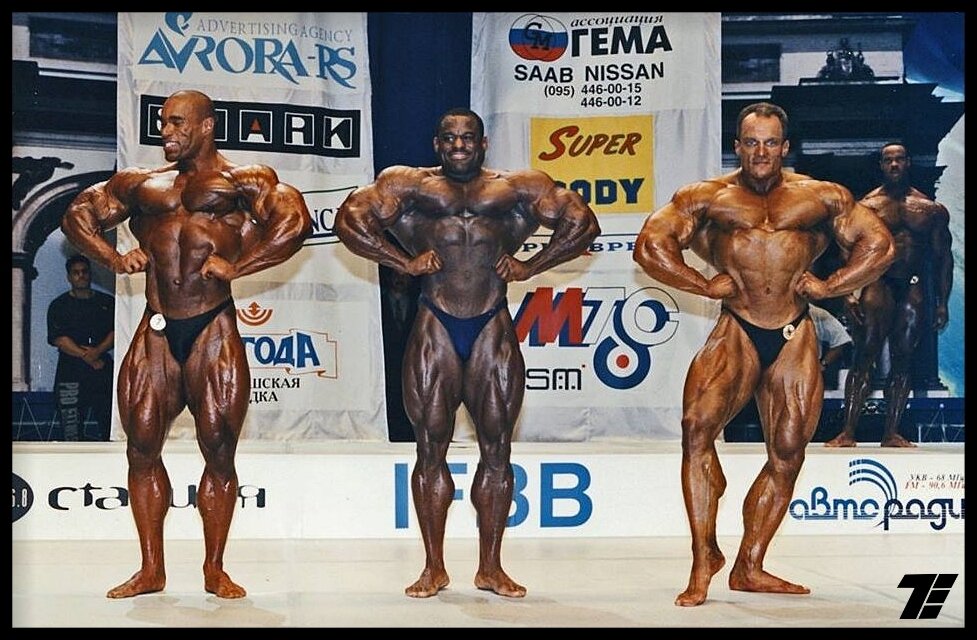 Кевин Леврони, Винс Тэйлор и Роландас Бучинаскас на сцене зала «Пушкинский». Фото из предложенных в Яндекс.Картинках