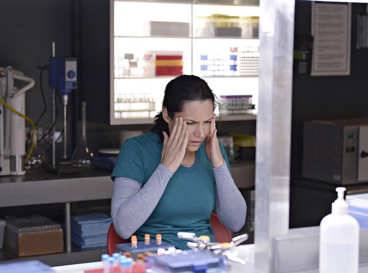 Кадр из сериала «Спираль/Helix»