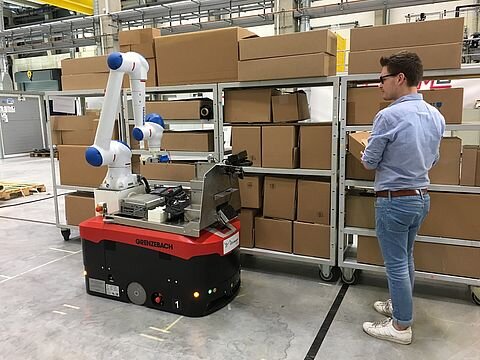 Коллаборативный робот на складе