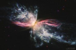 Могут ли звезды, подобно гусеницам, превращаться в космических бабочек? B случае с туманностью NGC 6302 — определенно, да. Размах её «крыльев» составляет более 3 световых годах, а расчетная температура поверхности превышает 200 000 °C.© НАСА, ЕКА, Hubble;