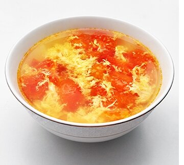 Яичный суп с помидорами