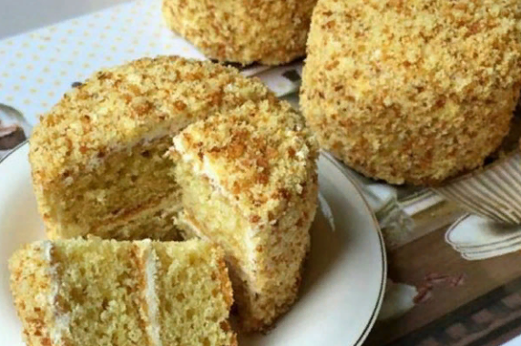 фото:  https://natalia11.ru/pirozhnoe-iz-sgushhenki-lakomka/