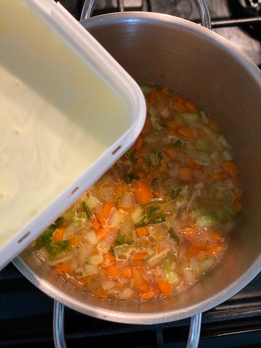 Создаем овощной бульон - основу супа