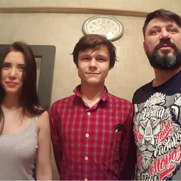 Виктор Логинов со старшими детьми