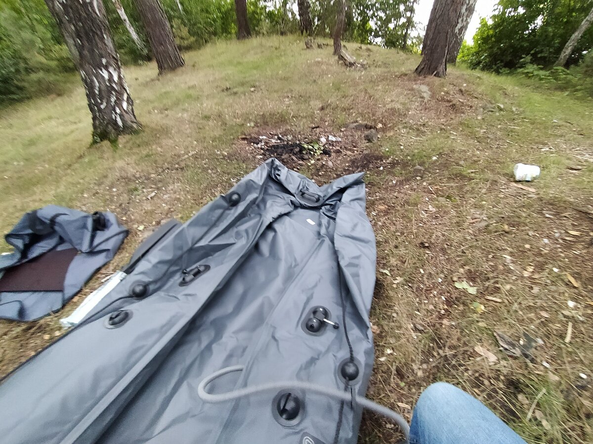 качаю лодку штатным насосом - лягушкой