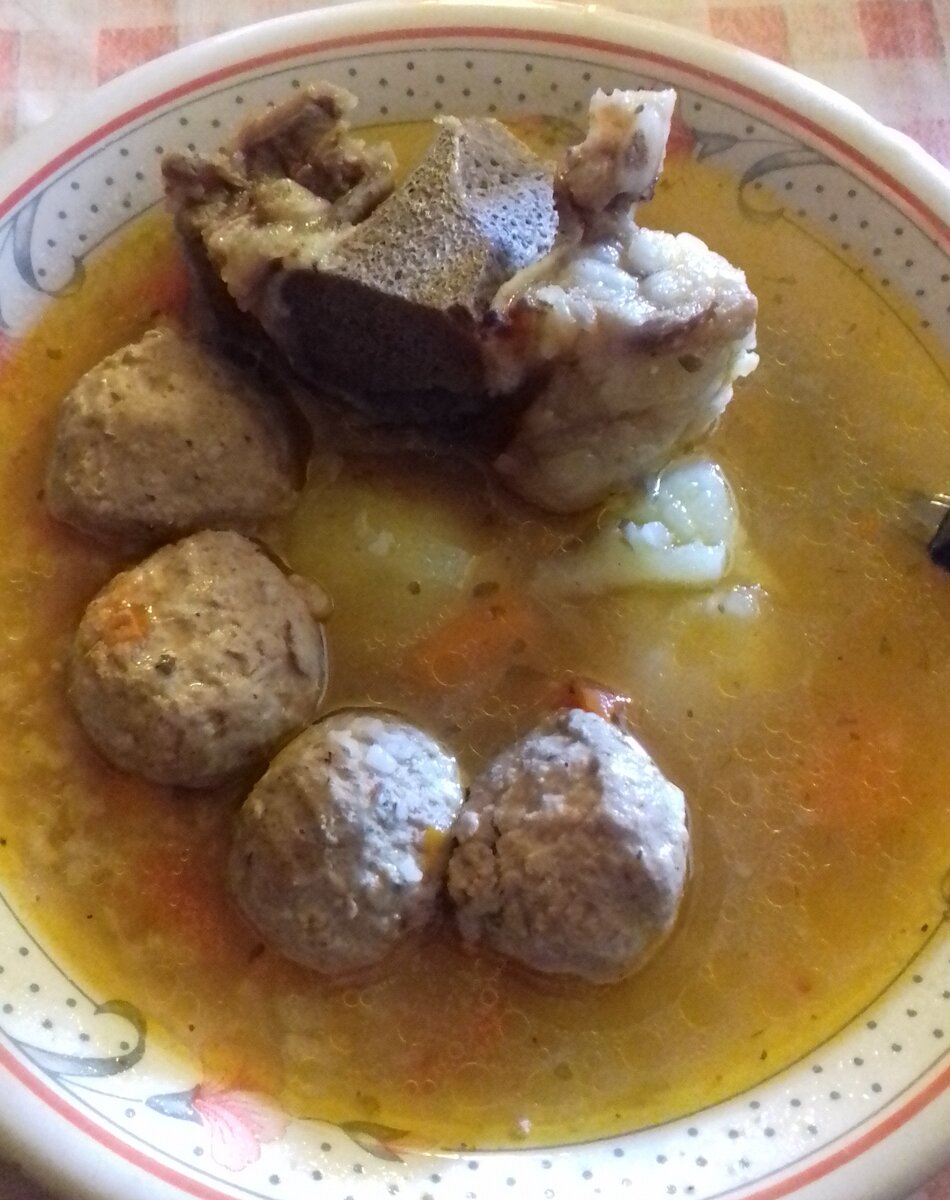 Чилийский суп с фрикадельками