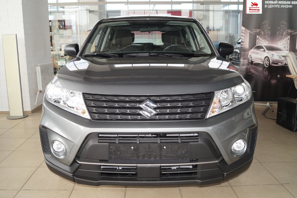 Вид спереди автомобиля Suzuki Vitara (4 поколения, рестайлинг) 2020 года