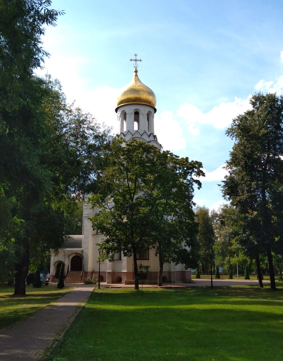 Храм в Котельниках на белой даче