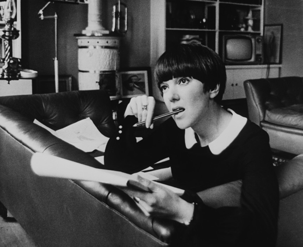 Источник: https://cdn.fw-daily.com/2016/03/mary-quant-80-anni-minigonne-860x700.jpg.