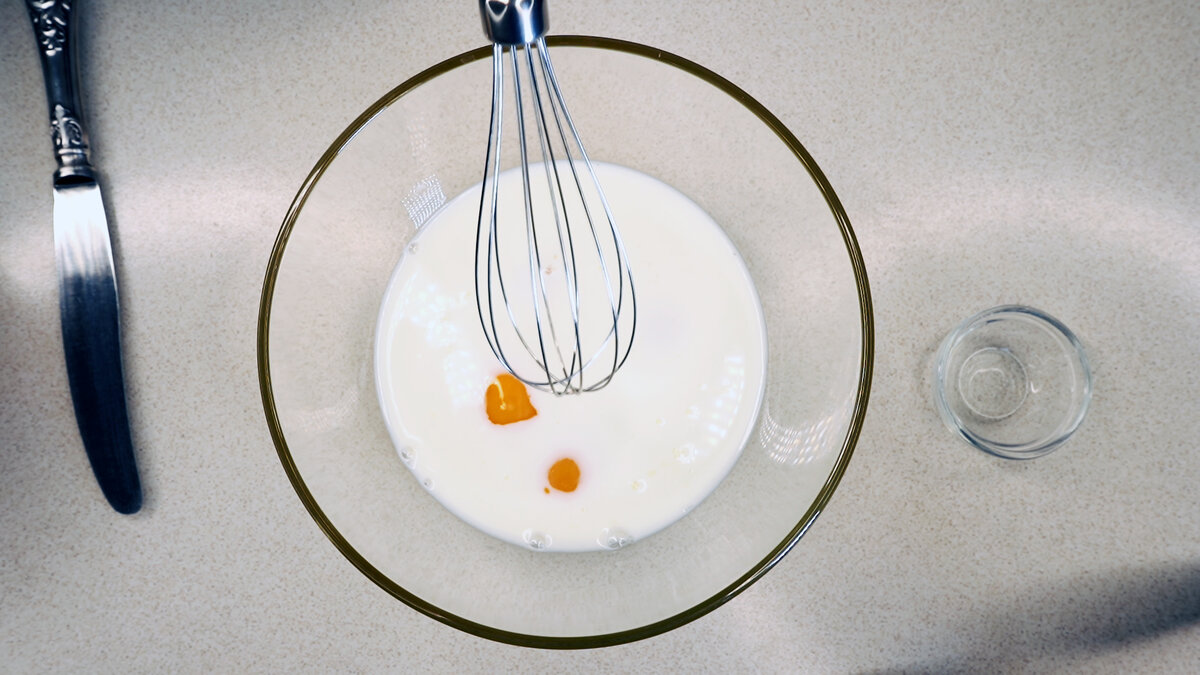 Молоко и яйца должны быть комнатной температуры