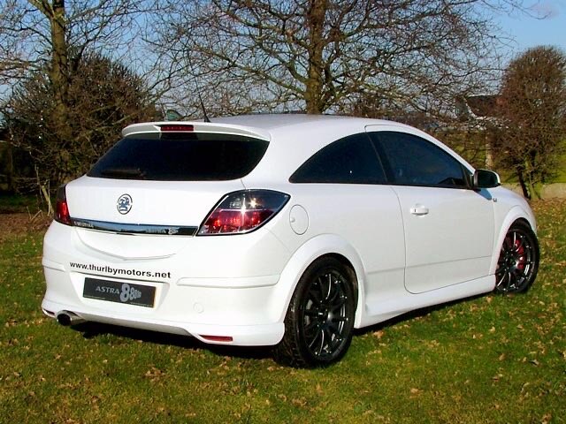 Opel Astra OPC White