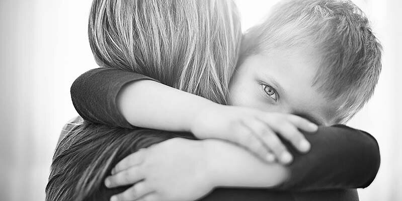 Очень любил сынишка маму.  А она покупала ему каждый день по большой шоколадке. Источник: gazeta-rybinsk.ru