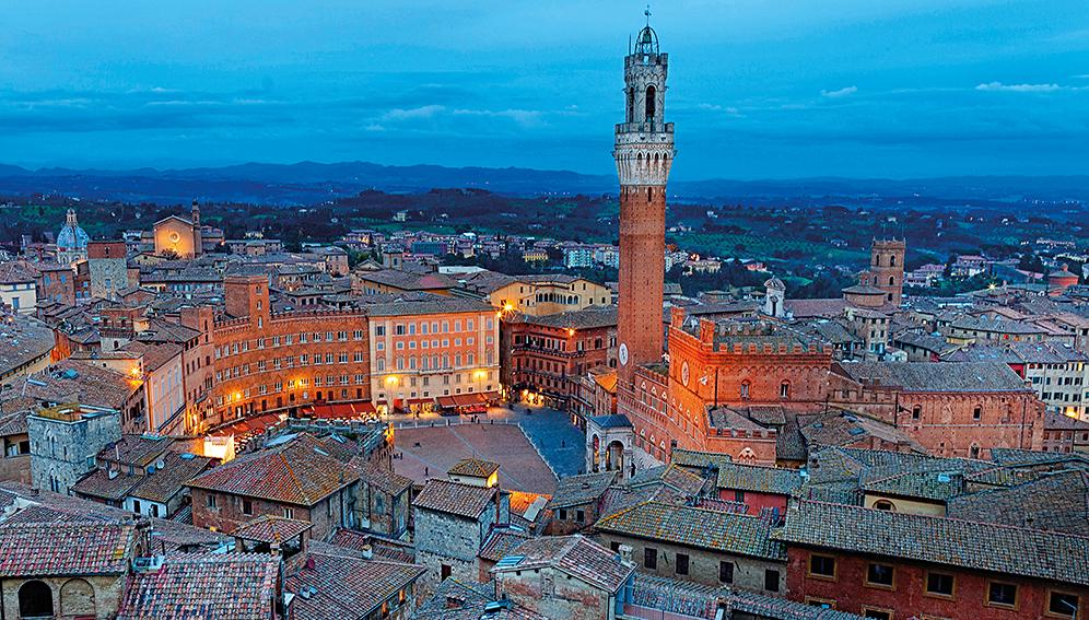 Вечерняя панорама старого города