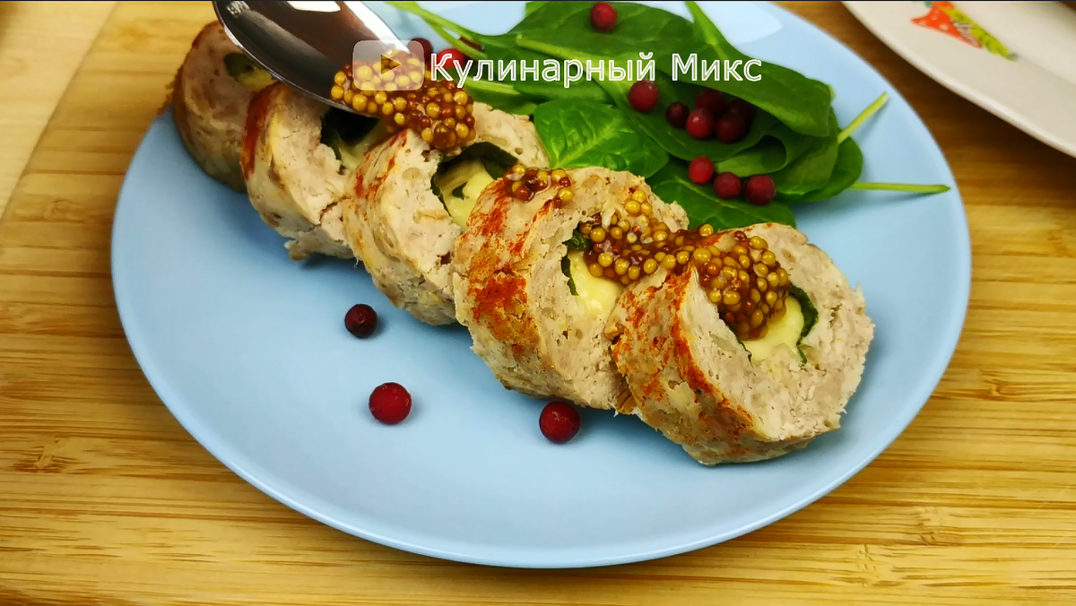 рулетики из фарша в пергаменте. на пергаментную бумагу, фарш ,. изделия из фарша в пергамент на сковороде. капуста запеченная в фарше в конвертиках в пергаментной бумаге. фарш в пергаменте.