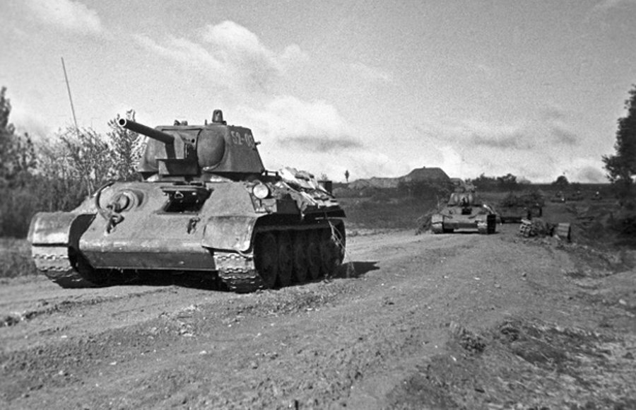 Танки Т-34 на Курской дуге (фото взято из открытых источников)