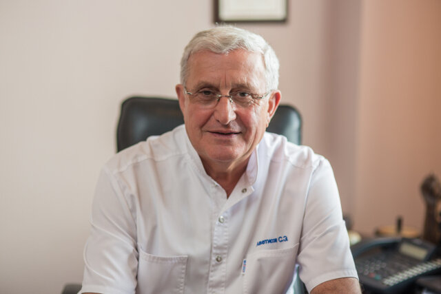 Аветисов Сергей Эдуардович, профессор, ученый с мировым именем,  широко известный в области офтальмологии.